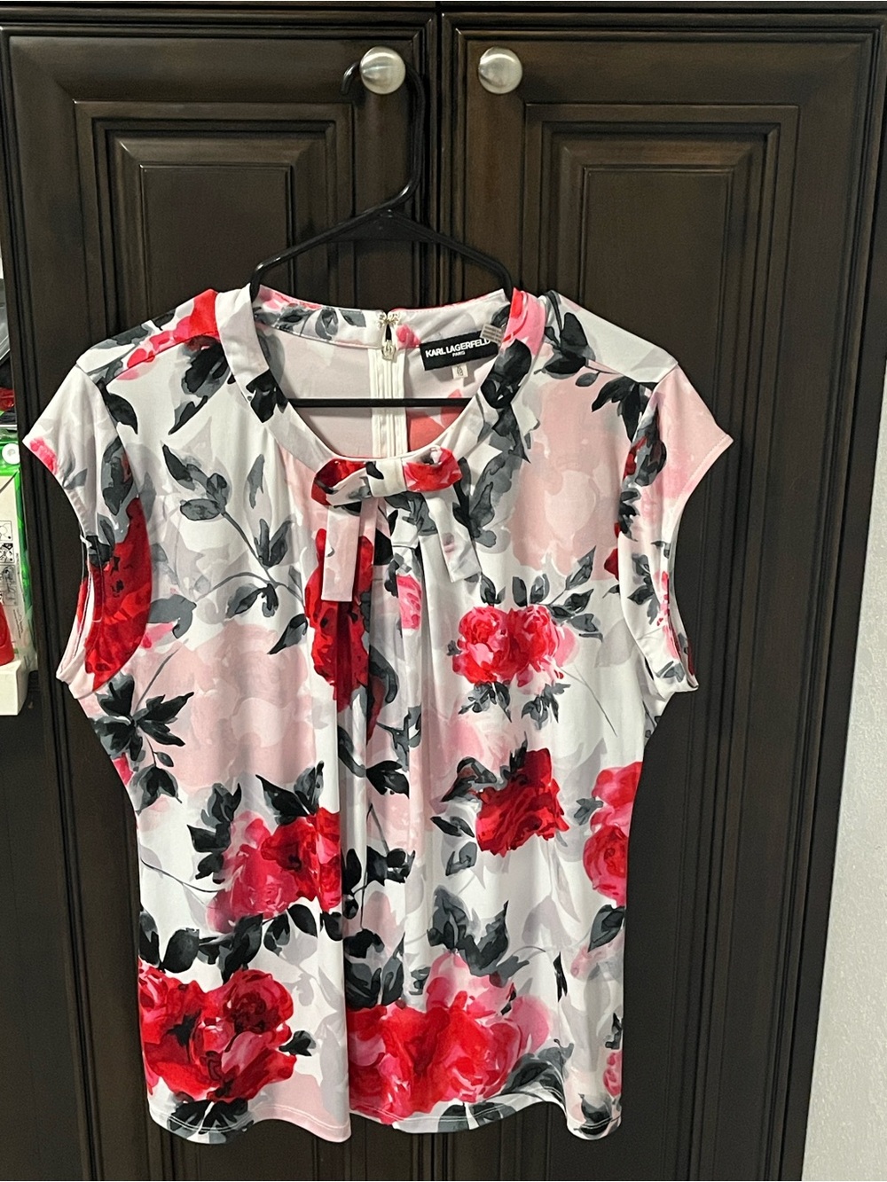 ⸻

🌹 Karl Lagerfeld Paris Floral Blouse – Elegant Bow Neck Top 🌹